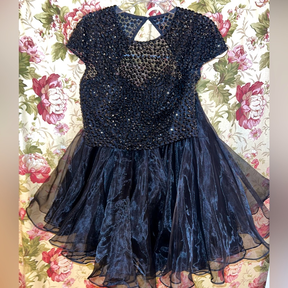 black sparkly two piece dress perfect for hoco or a night out !!